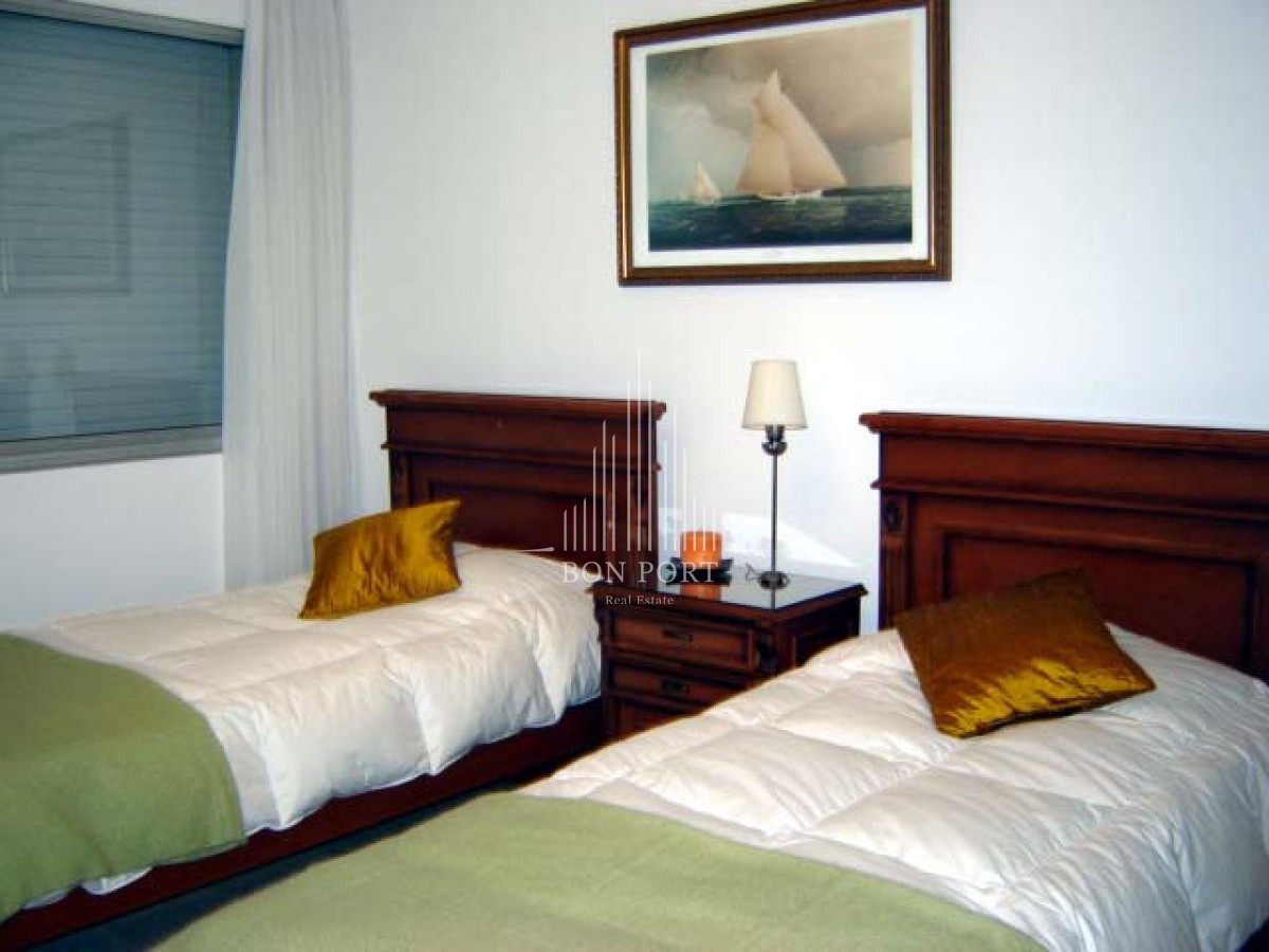 Apartamento ID.260 - Playa mansa amplia terraza 