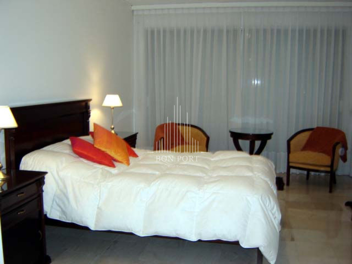 Apartamento ID.260 - Playa mansa amplia terraza 