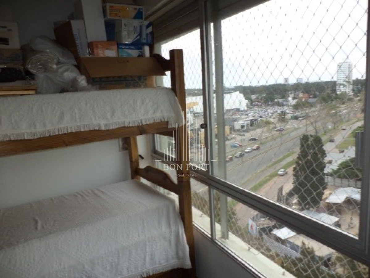 Apartamento ID.116 - bicado sobre la Avda. ROOSVELT, estratégicamente a metros del Punta Shopping  ESCUCHA OFERTAS