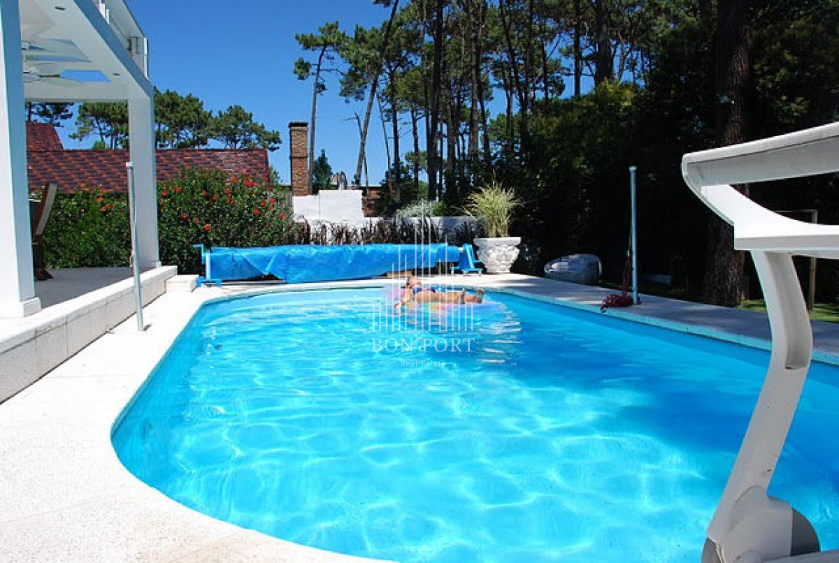 Casa ID.261 - Casa en venta en Barrio Lugano  Punta del Este