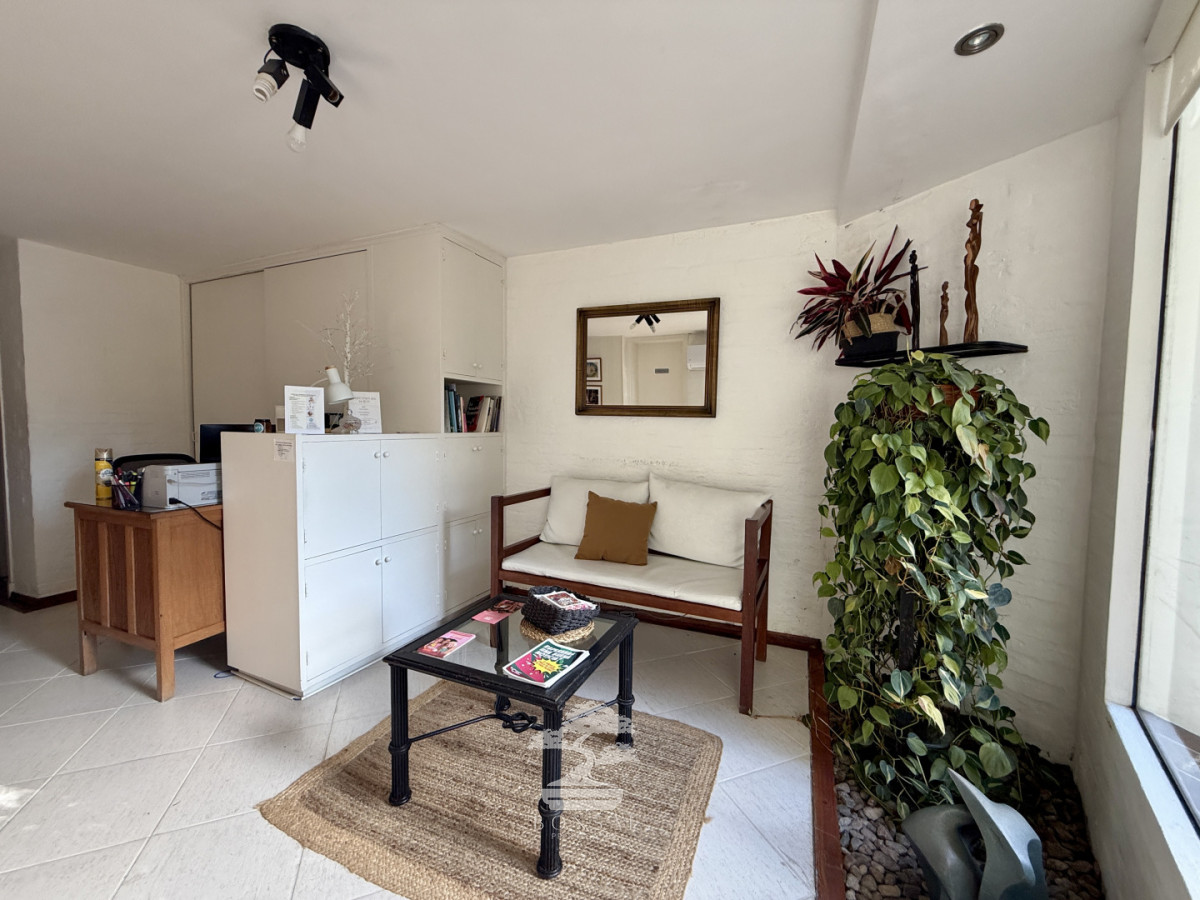 Casa ID.1190 - CASA EN VENTA - BARRIO CANTEGRIL, AV. CÓRDOVA
