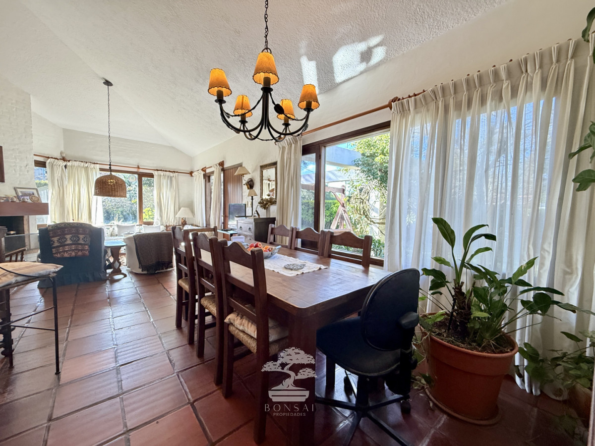 Casa ID.1190 - CASA EN VENTA - BARRIO CANTEGRIL, AV. CÓRDOVA