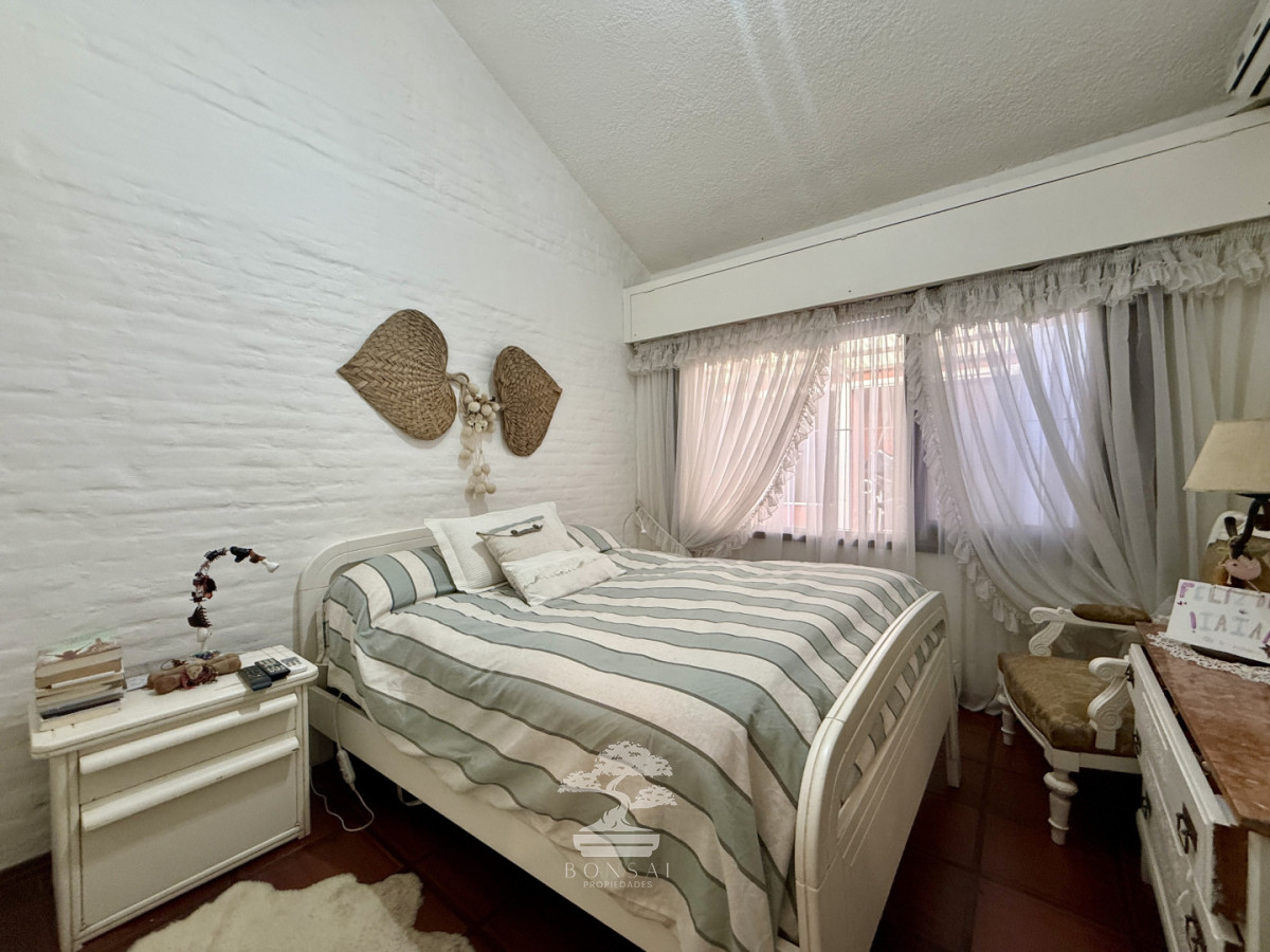 Casa ID.1190 - CASA EN VENTA - BARRIO CANTEGRIL, AV. CÓRDOVA