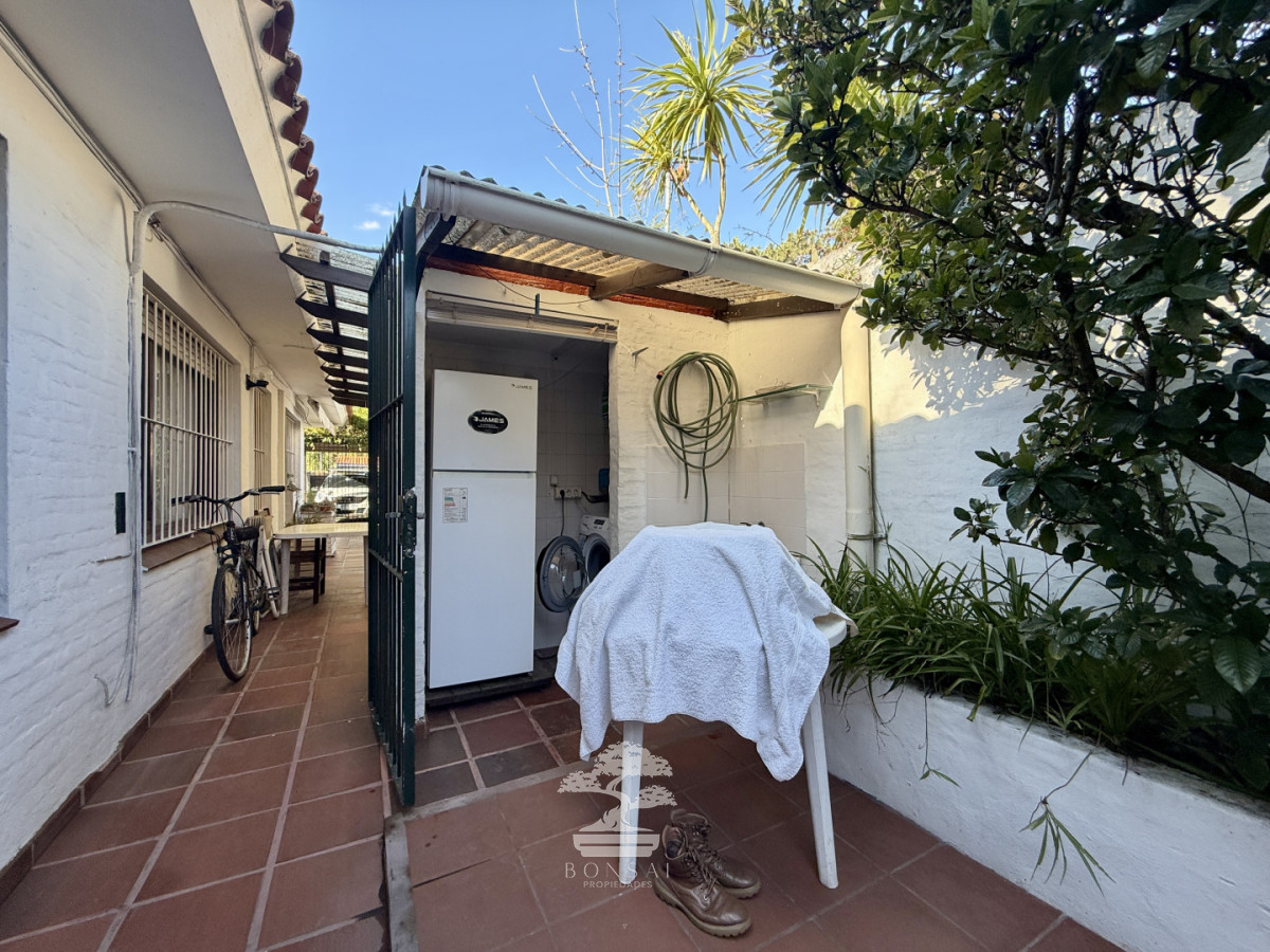 Casa ID.1190 - CASA EN VENTA - BARRIO CANTEGRIL, AV. CÓRDOVA