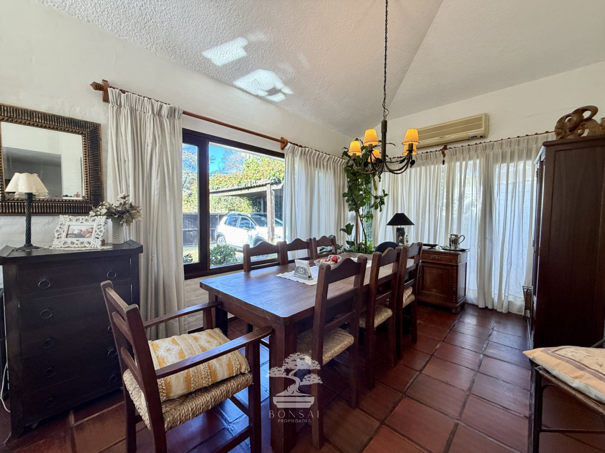 Casa ID.1190 - CASA EN VENTA - BARRIO CANTEGRIL, AV. CÓRDOVA