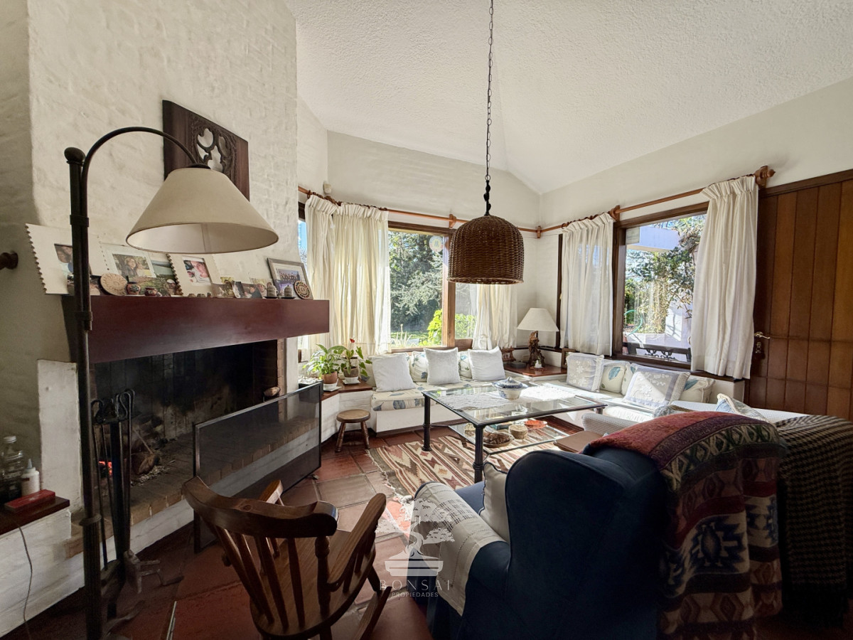 Casa ID.1190 - CASA EN VENTA - BARRIO CANTEGRIL, AV. CÓRDOVA