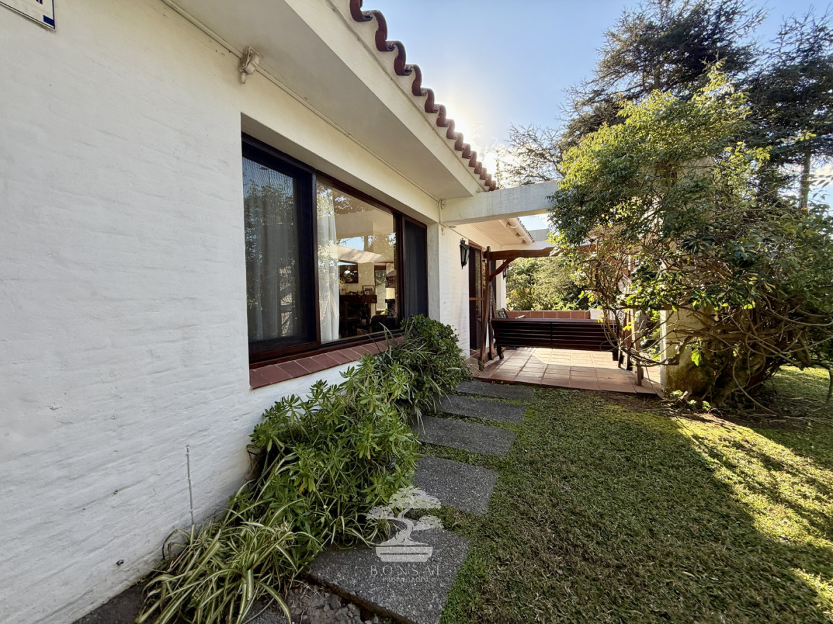 Casa ID.1190 - CASA EN VENTA - BARRIO CANTEGRIL, AV. CÓRDOVA