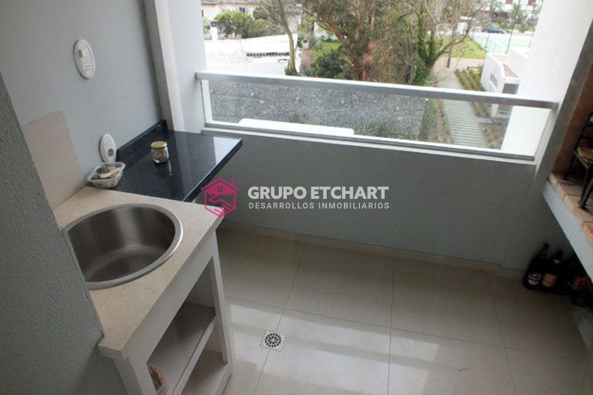 Apartamento ID.199 - Apartamento en Mansa, 2 dormitorios  con parrillero