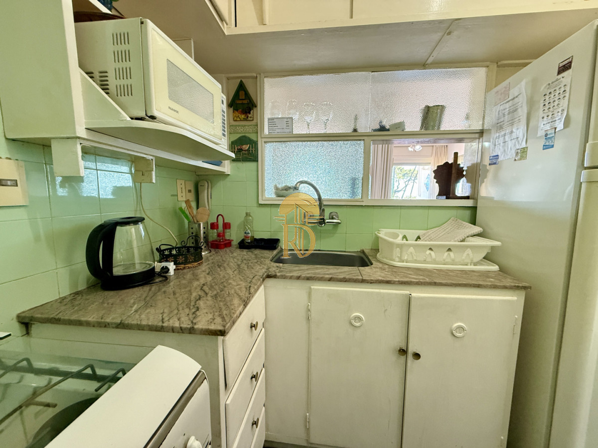 APTO FRENTE AL MAR -id-671-9