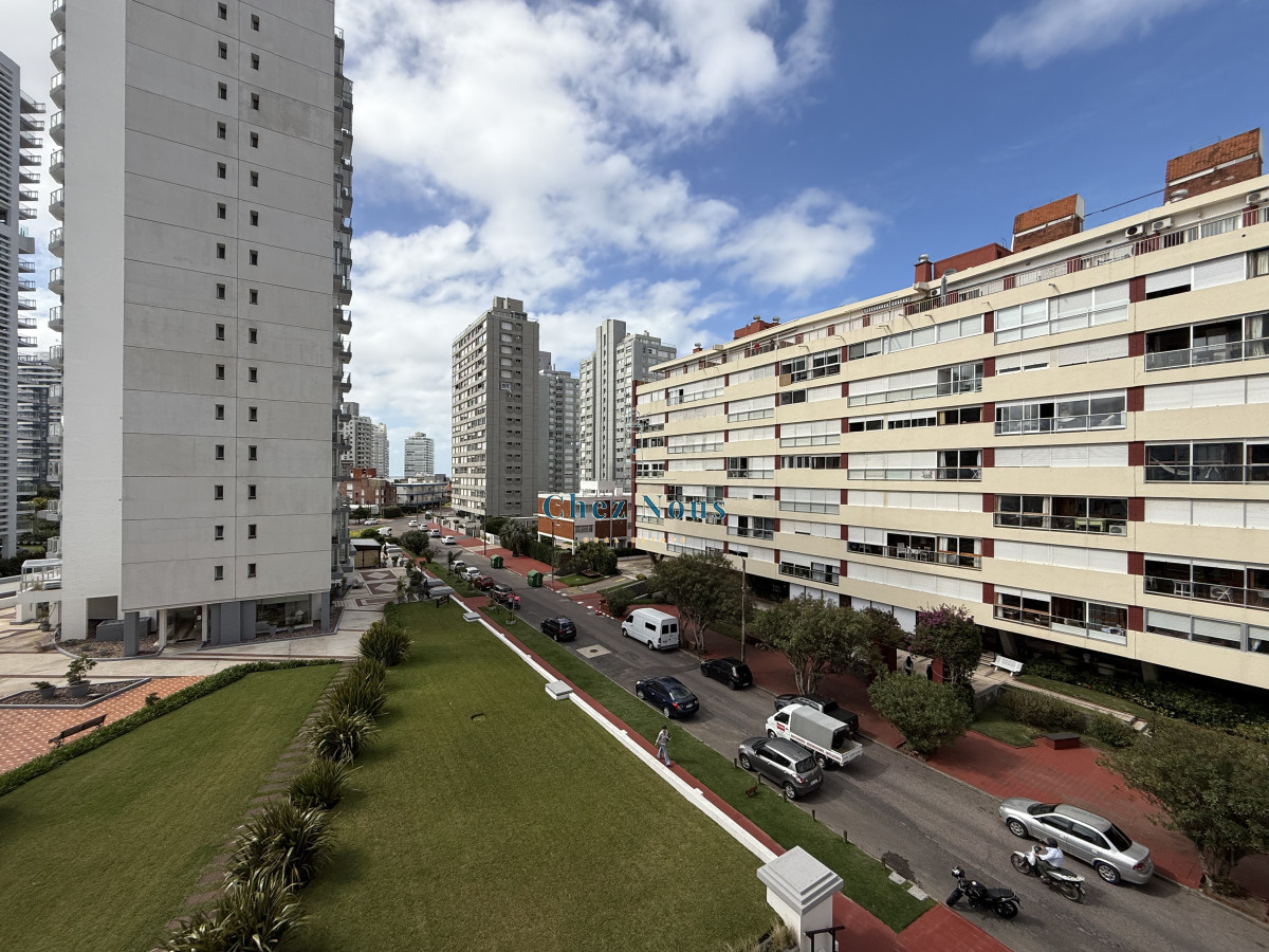 Apartamento ID.1363 - ed Triangulo con todos los servicios a pasos del  mar