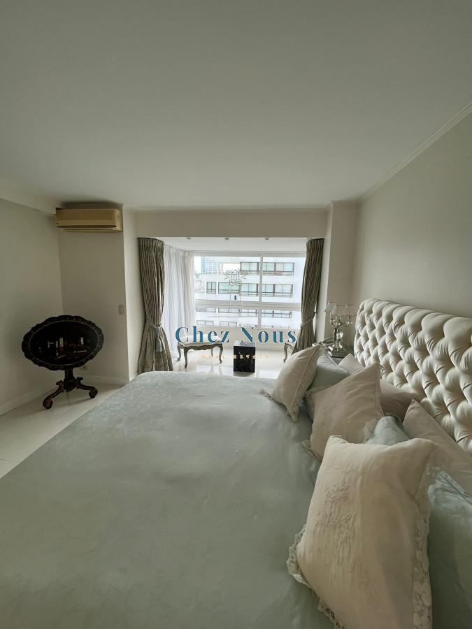 Apartamento ID.296 - EXCELENTE UNIDAD TODO RECICLADO PRIMERA LINEA AL MAR