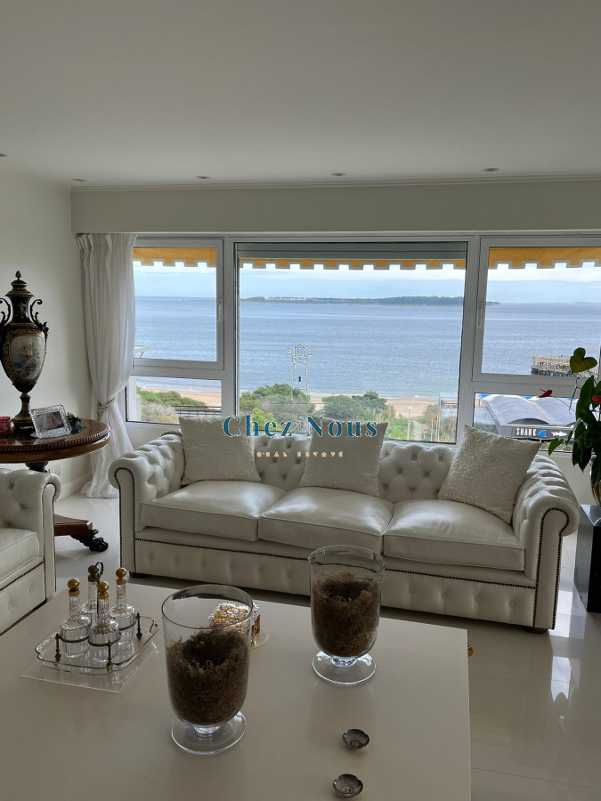 Apartamento ID.296 - EXCELENTE UNIDAD TODO RECICLADO PRIMERA LINEA AL MAR