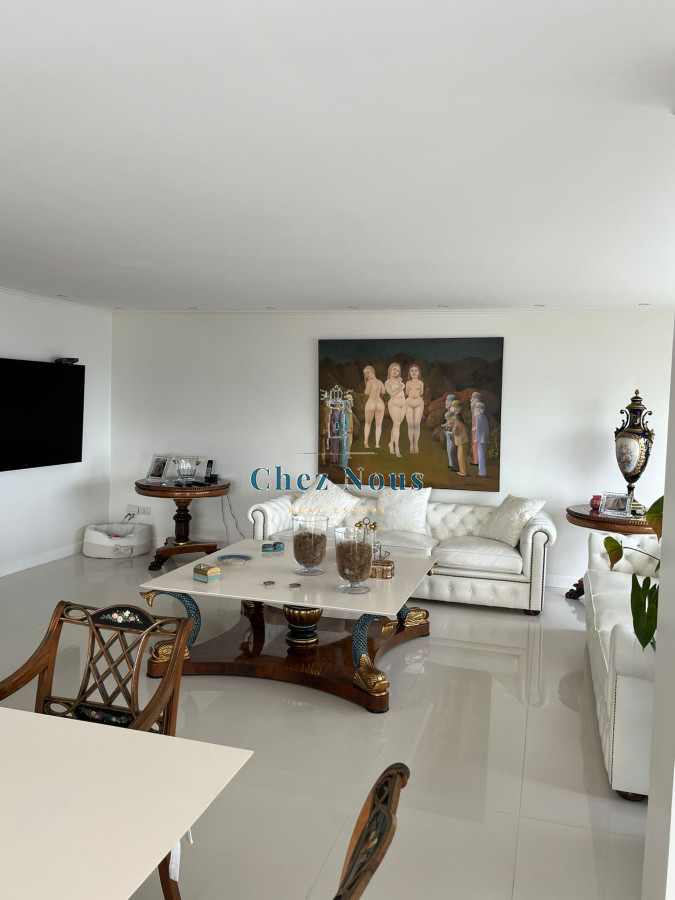 Apartamento ID.296 - EXCELENTE UNIDAD TODO RECICLADO PRIMERA LINEA AL MAR