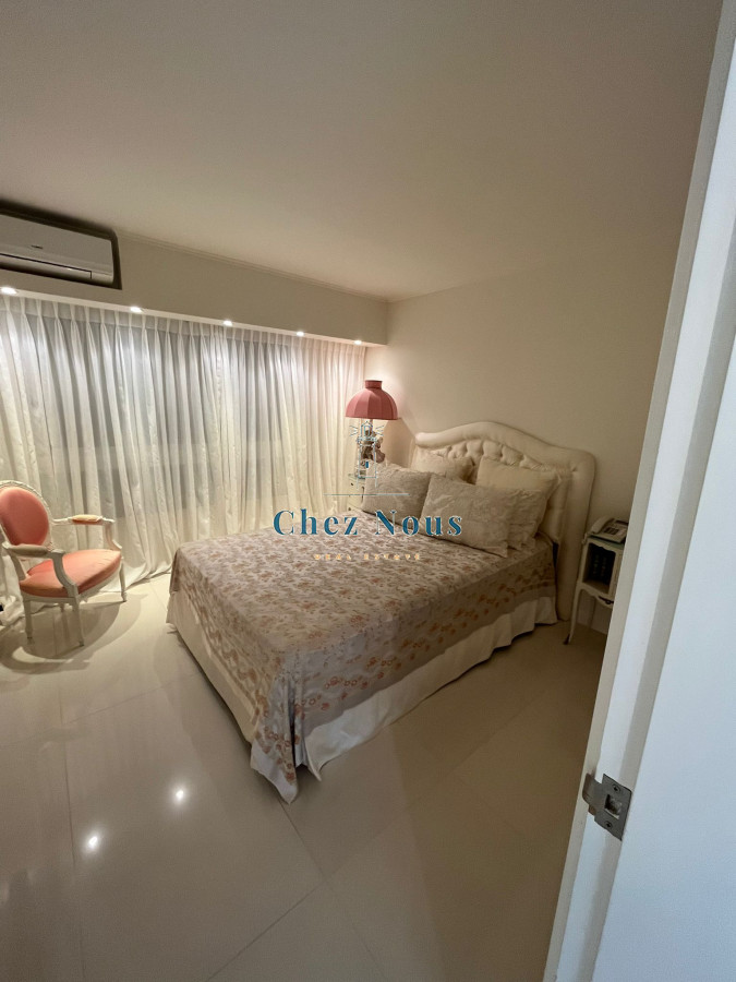 Apartamento ID.296 - EXCELENTE UNIDAD TODO RECICLADO PRIMERA LINEA AL MAR