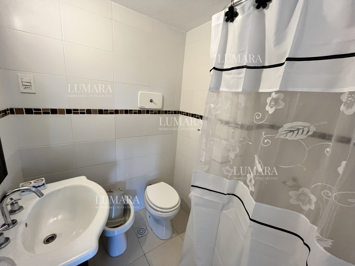 Apartamento ID.2463 - Apartamento en venta - 2 dormitorios + ½ | 2 baños | cochera techada