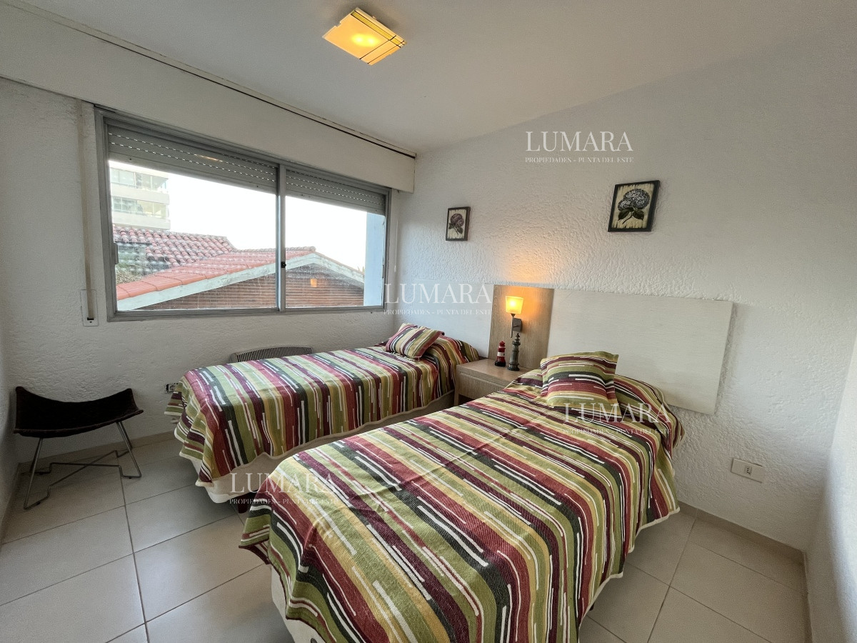 Apartamento ID.2463 - Apartamento en venta - 2 dormitorios + ½ | 2 baños | cochera techada