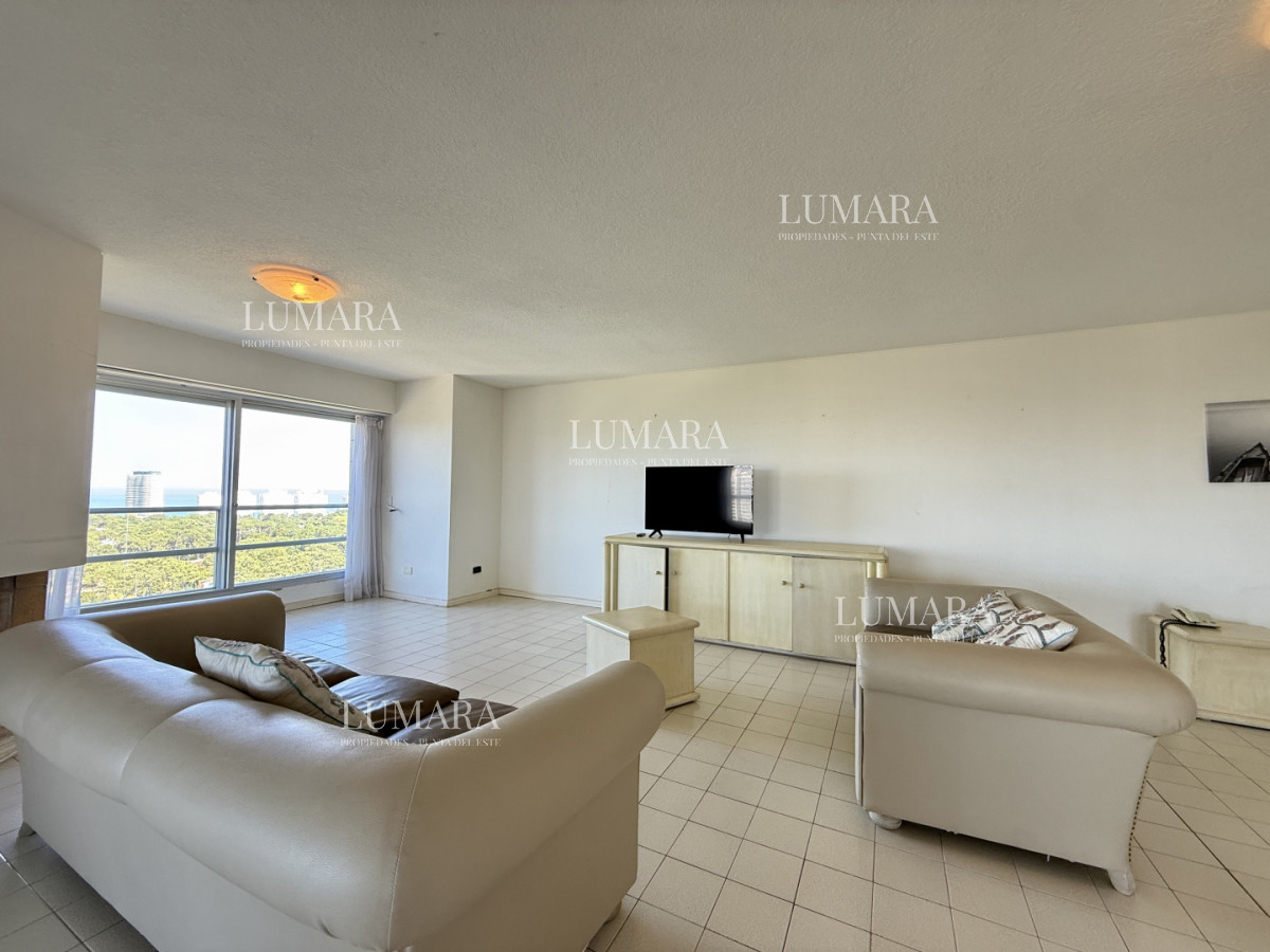 Apartamento ID.3126 - Venta de Apartamento  Parquemar Bosque  Parada 15 de Av. Roosevelt, Punta del Este