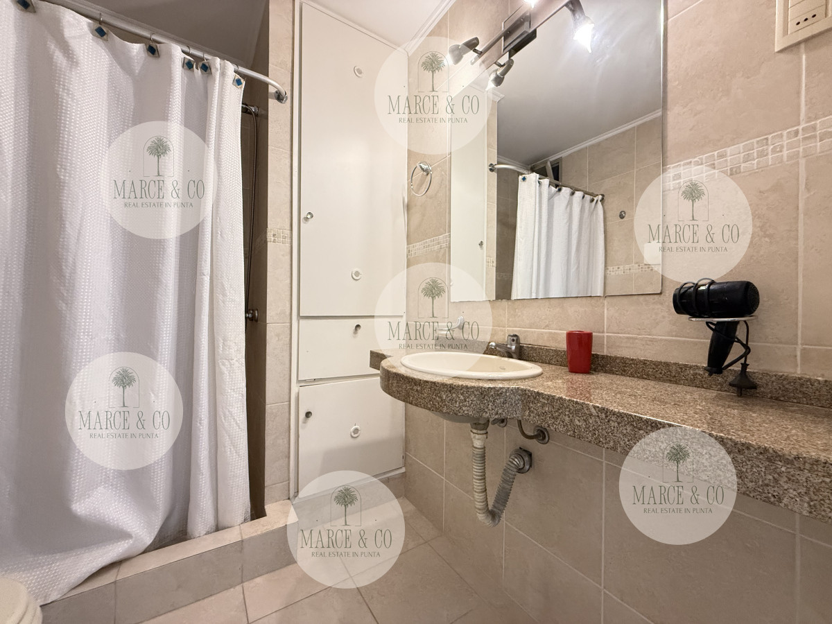 Apartamento ID.2212 - Apartamento en venta – Edificio Santos Dumont, Punta del Este
