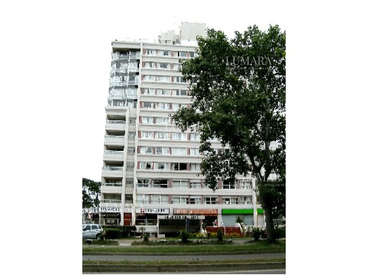 Apartamento ID.2371 - Apartamento sobre Roosevelt en venta