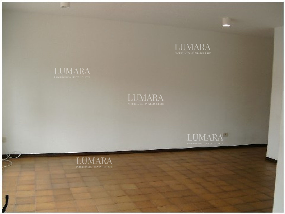 Apartamento ID.2371 - Apartamento sobre Roosevelt en venta
