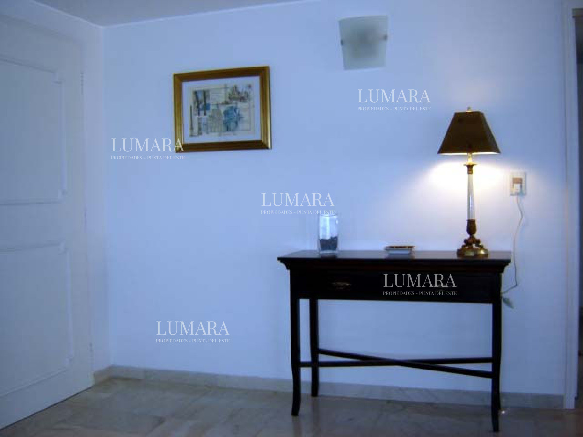 Apartamento ID.2334 - Playa mansa amplia terraza 