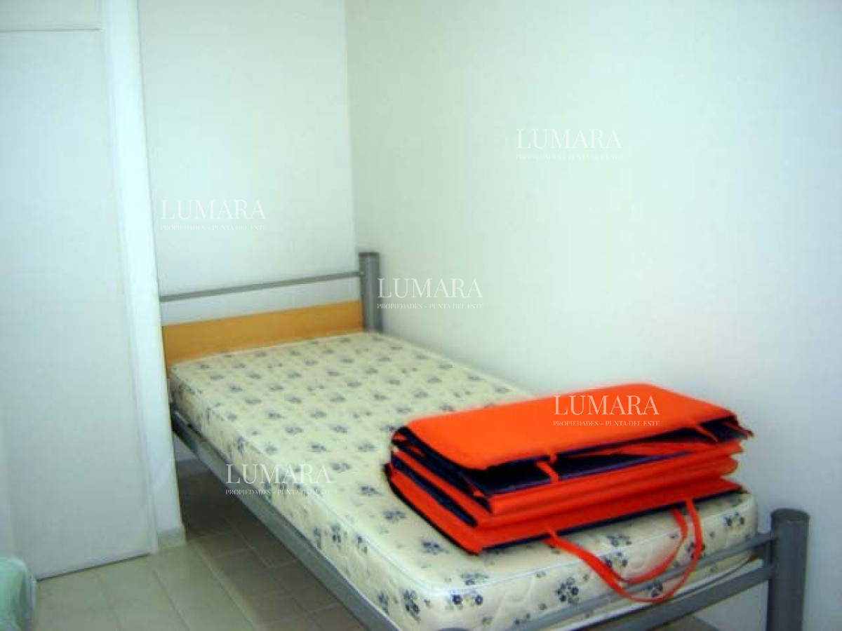 Apartamento ID.2334 - Playa mansa amplia terraza 