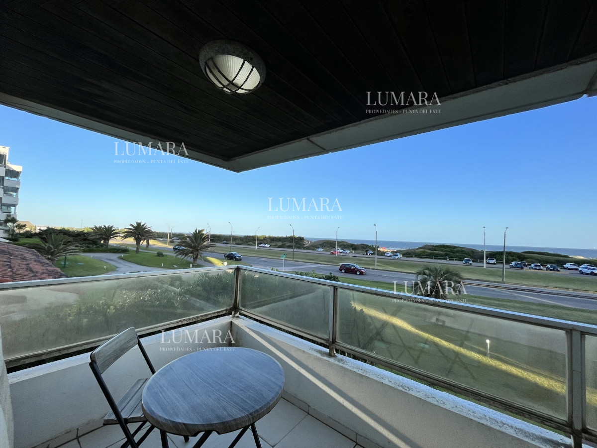 Apartamento ID.2463 - Apartamento en venta - 2 dormitorios + ½ | 2 baños | cochera techada