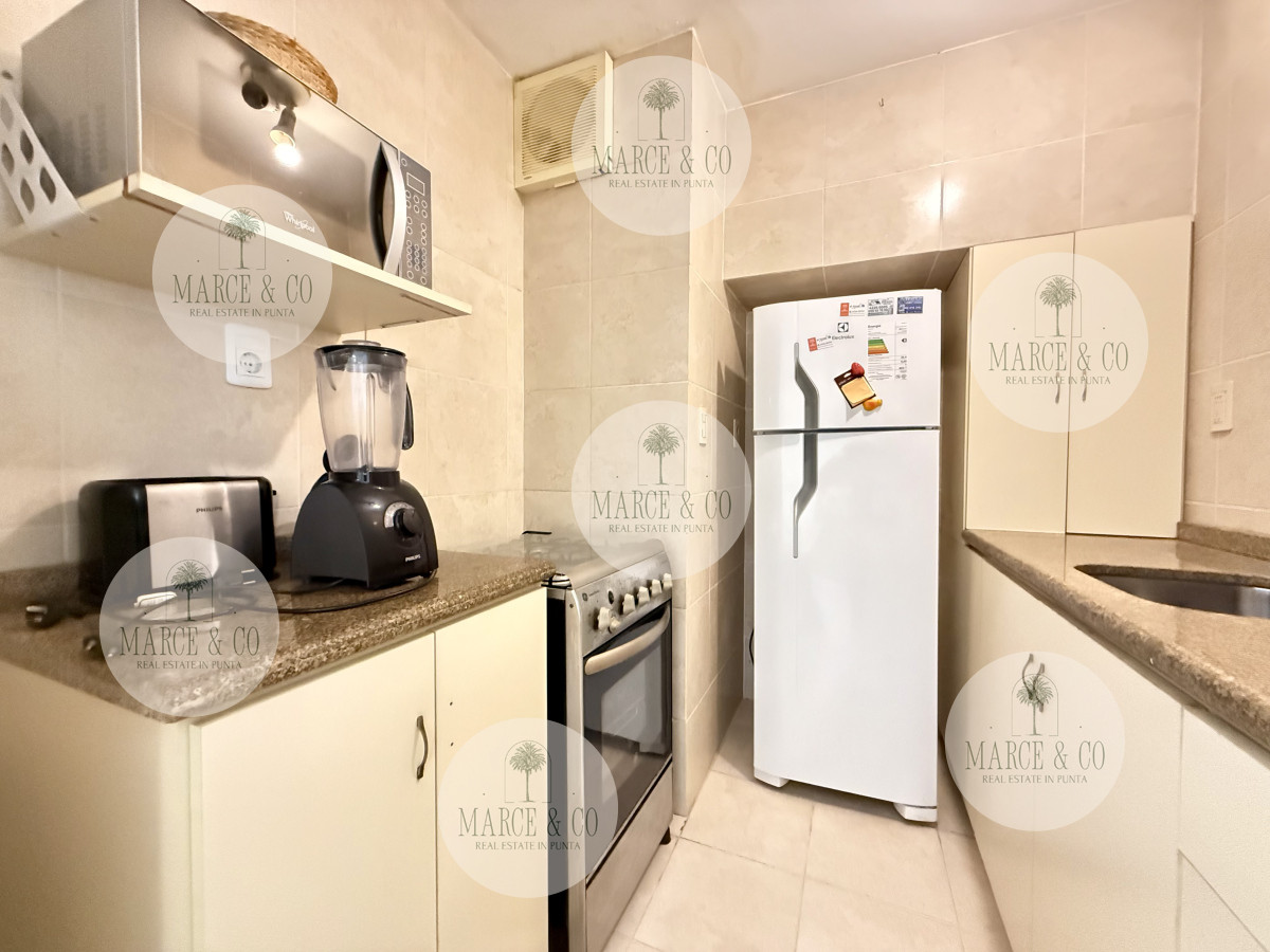 Apartamento ID.2212 - Apartamento en venta – Edificio Santos Dumont, Punta del Este