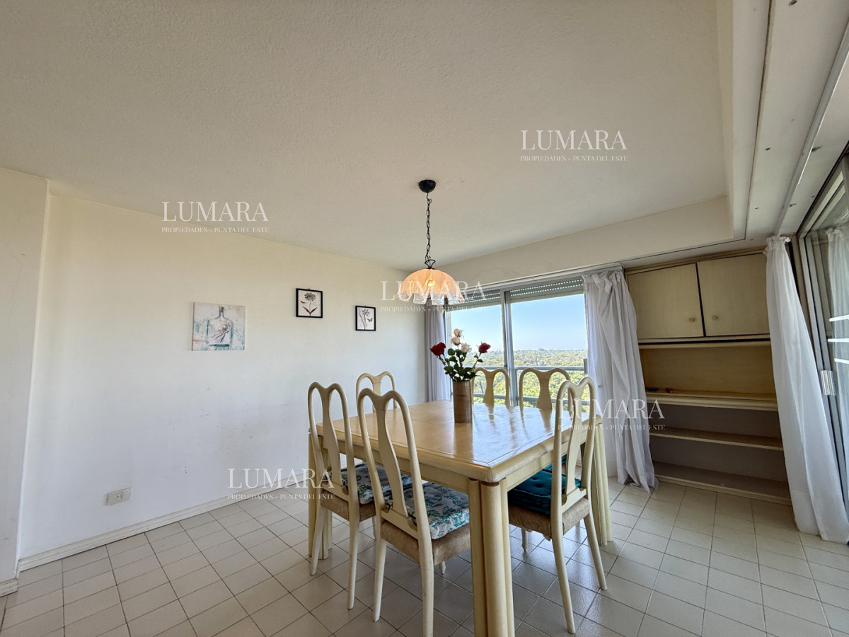 Apartamento ID.3126 - Venta de Apartamento  Parquemar Bosque  Parada 15 de Av. Roosevelt, Punta del Este