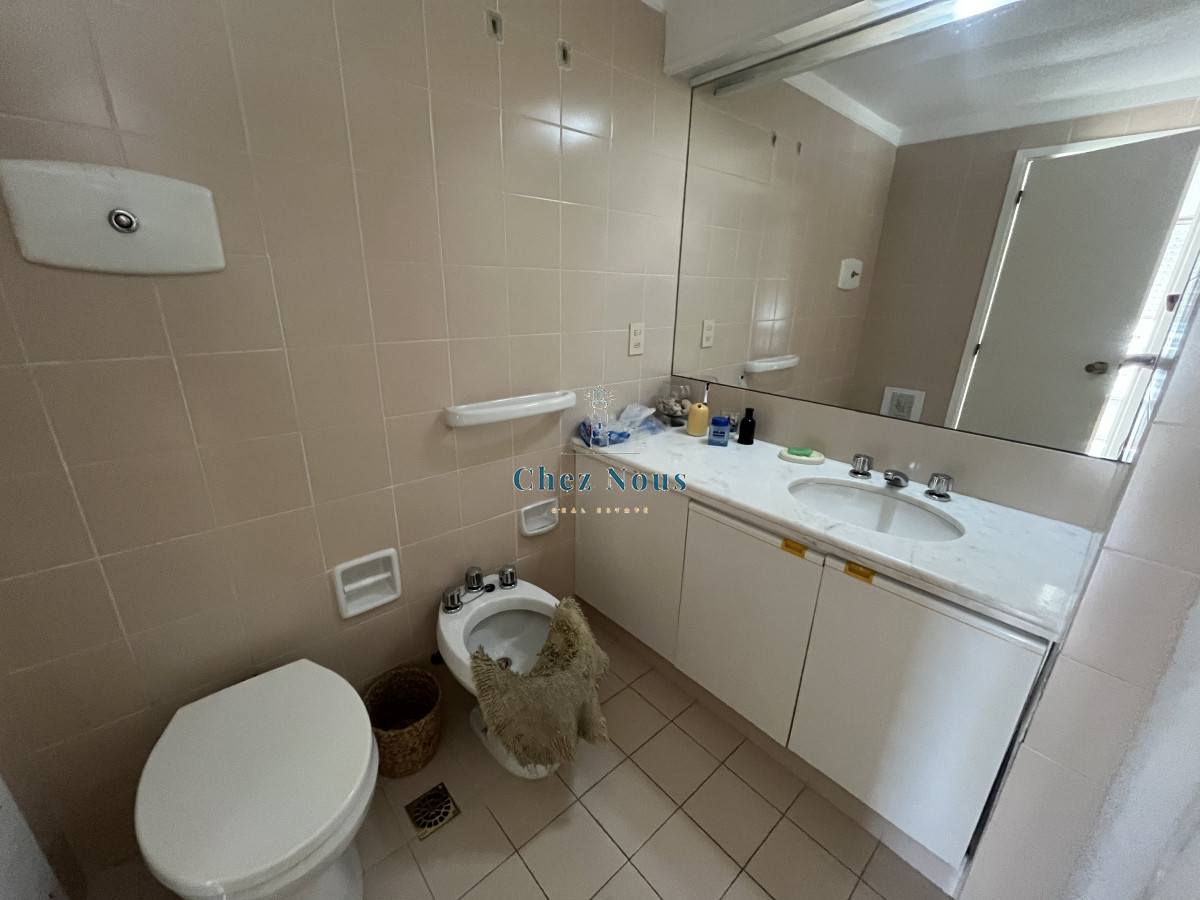 Apartamento ID.842 - con piscina,garage y serv de mucama,vista total al mar