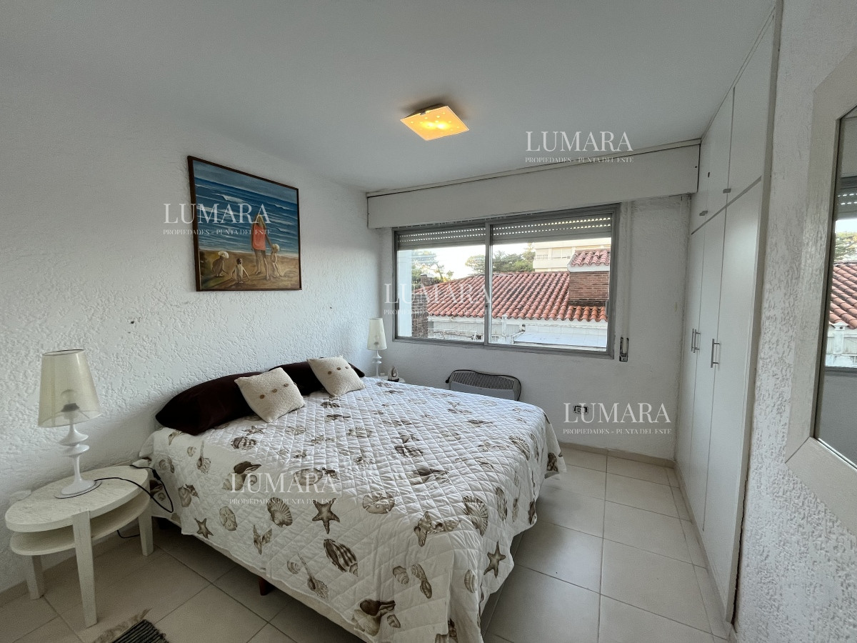 Apartamento ID.2463 - Apartamento en venta - 2 dormitorios + ½ | 2 baños | cochera techada