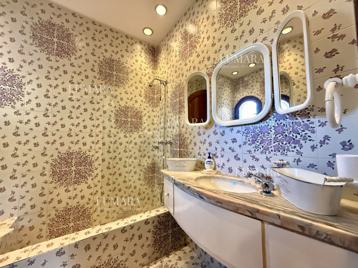 Casa ID.2877 - Imponente chalet en venta sobre Av. del Mar  Exclusividad, confort y naturaleza