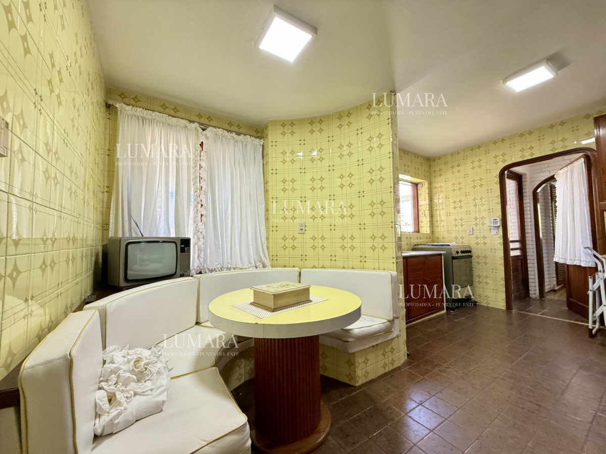 Casa ID.2877 - Imponente chalet en venta sobre Av. del Mar  Exclusividad, confort y naturaleza