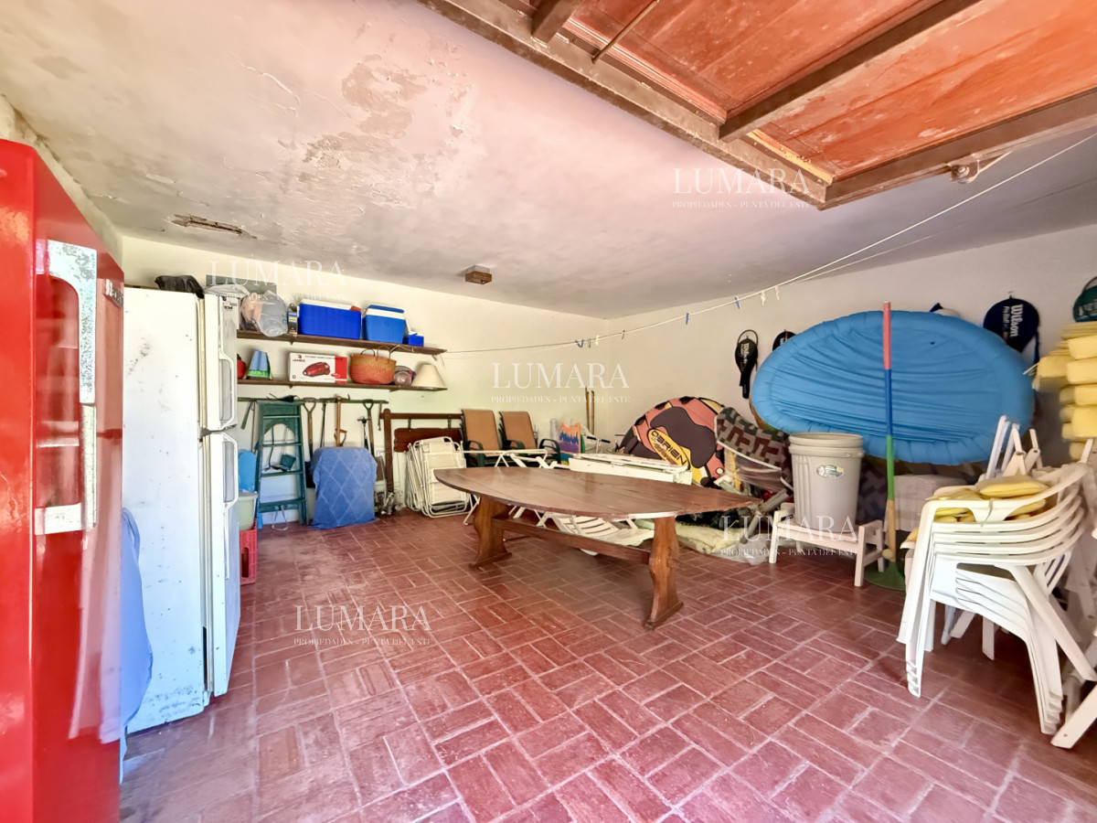 Casa ID.2877 - Imponente chalet en venta sobre Av. del Mar  Exclusividad, confort y naturaleza