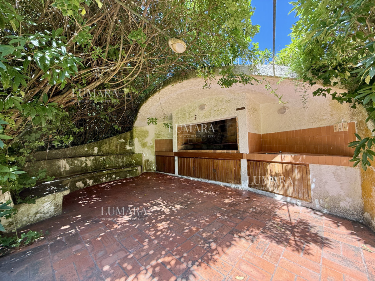 Casa ID.2877 - Imponente chalet en venta sobre Av. del Mar  Exclusividad, confort y naturaleza