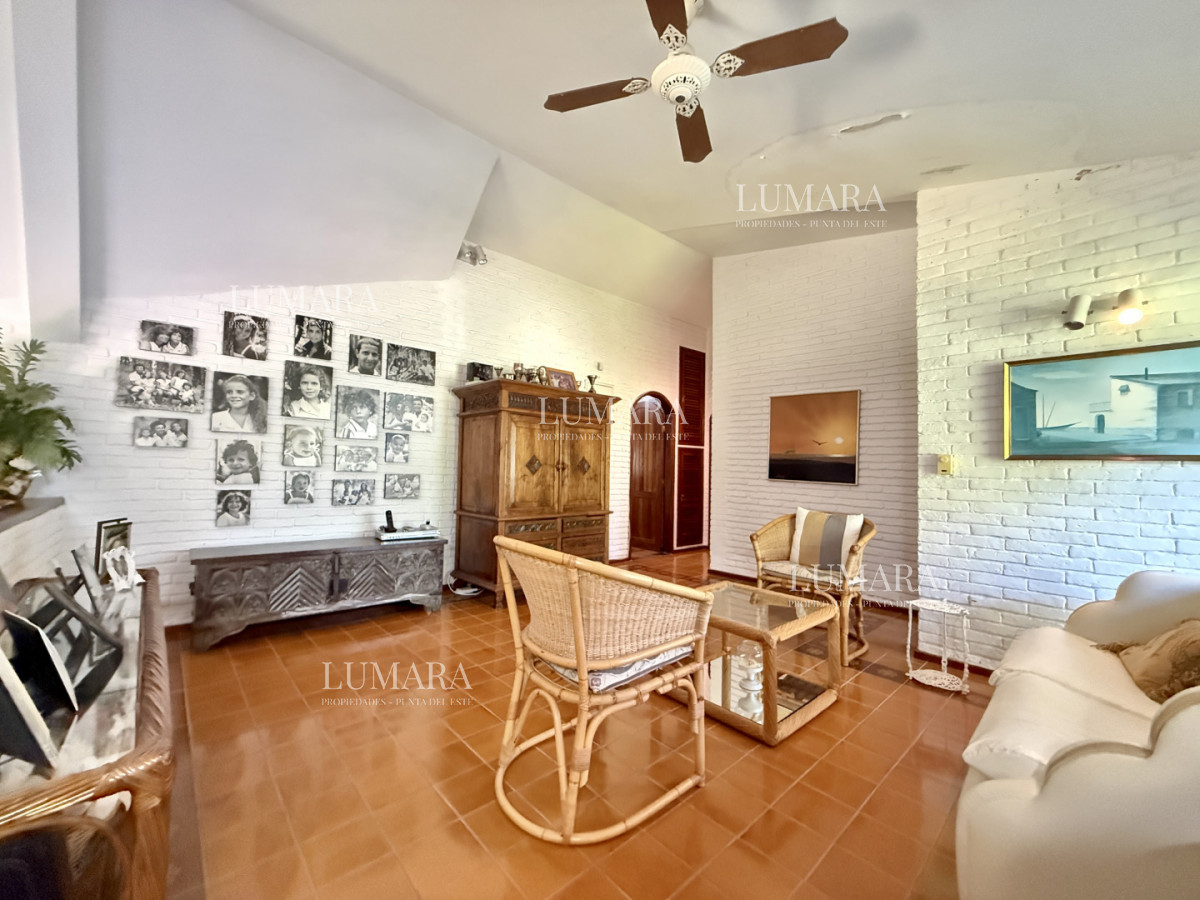 Casa ID.2877 - Imponente chalet en venta sobre Av. del Mar  Exclusividad, confort y naturaleza