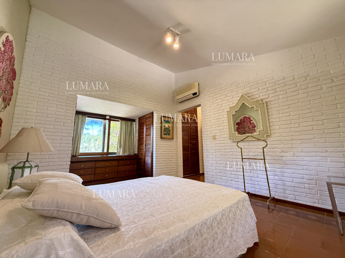 Casa ID.2877 - Imponente chalet en venta sobre Av. del Mar  Exclusividad, confort y naturaleza