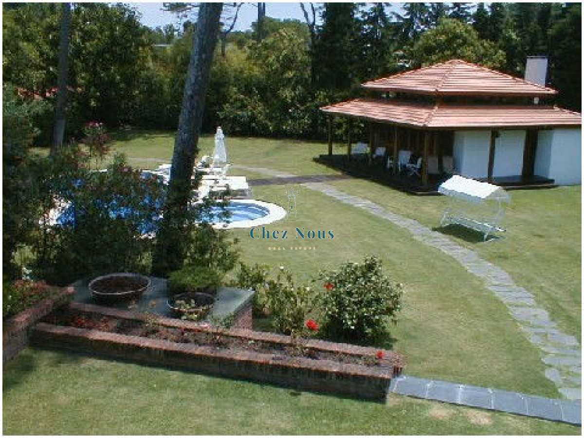 Casa ID.297 - hermosa cvasa con muy buen parque escucha oferta y financia a largo plazo