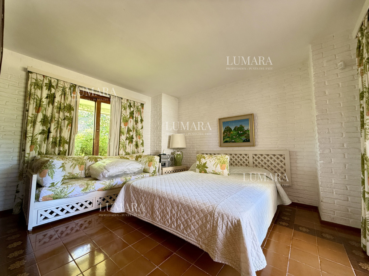 Casa ID.2877 - Imponente chalet en venta sobre Av. del Mar  Exclusividad, confort y naturaleza