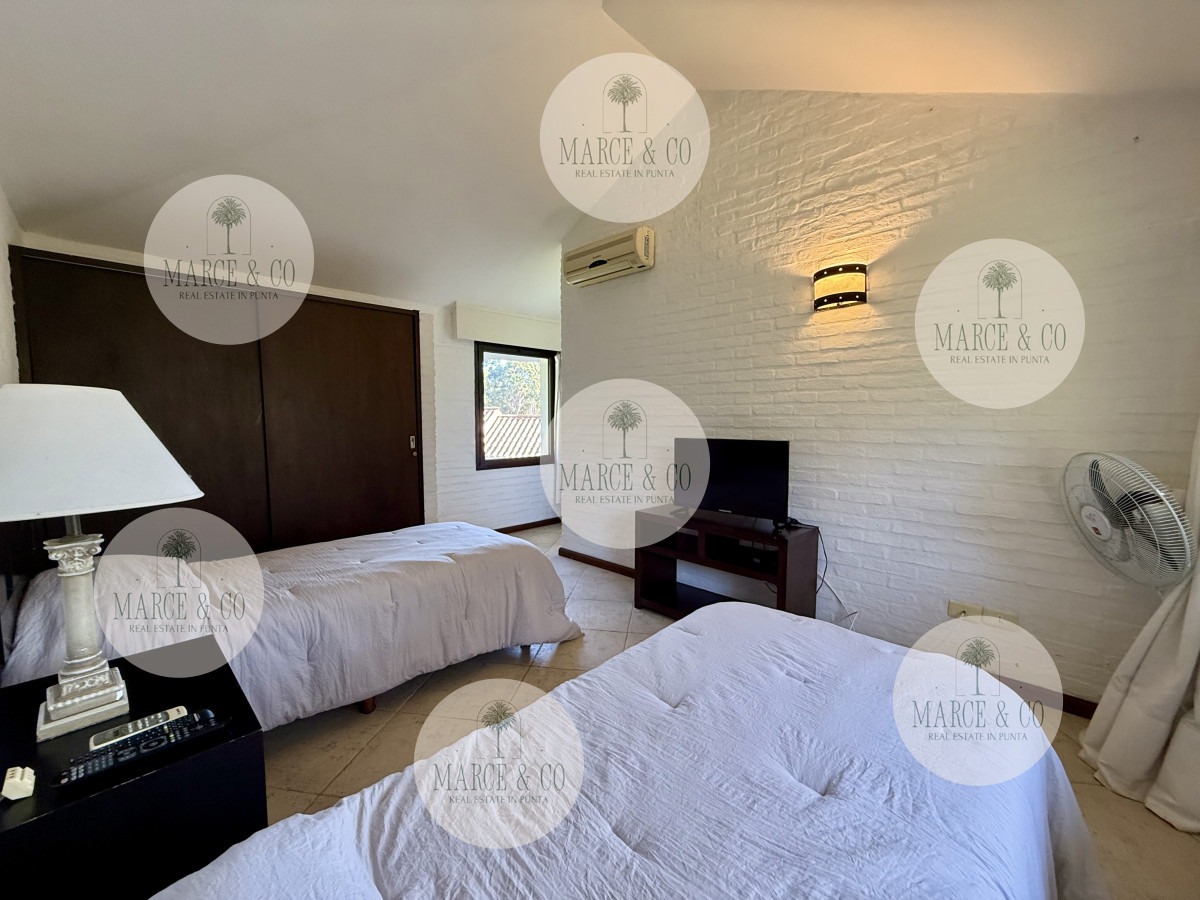 Casa ID.2295 - Chalet en Rincón del Indio – A 500 metros del mar