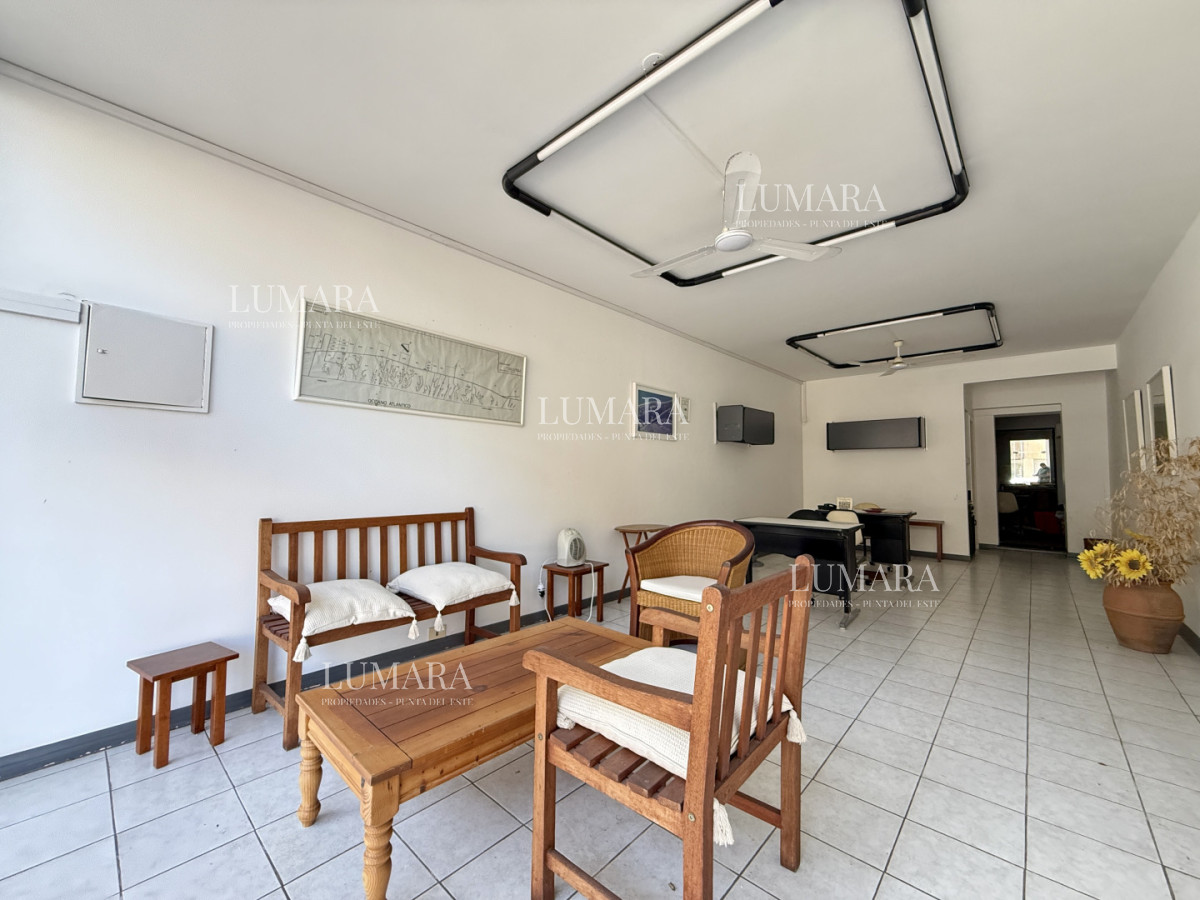 Local Comercial ID.3023 - Local en Punta del Este, Península