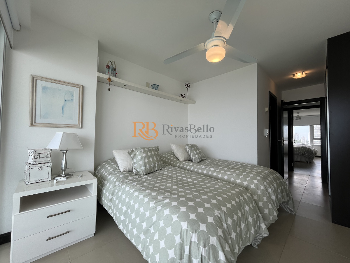 Apartamento ID.13 - Amplio apartamento en venta en torre con servicios 