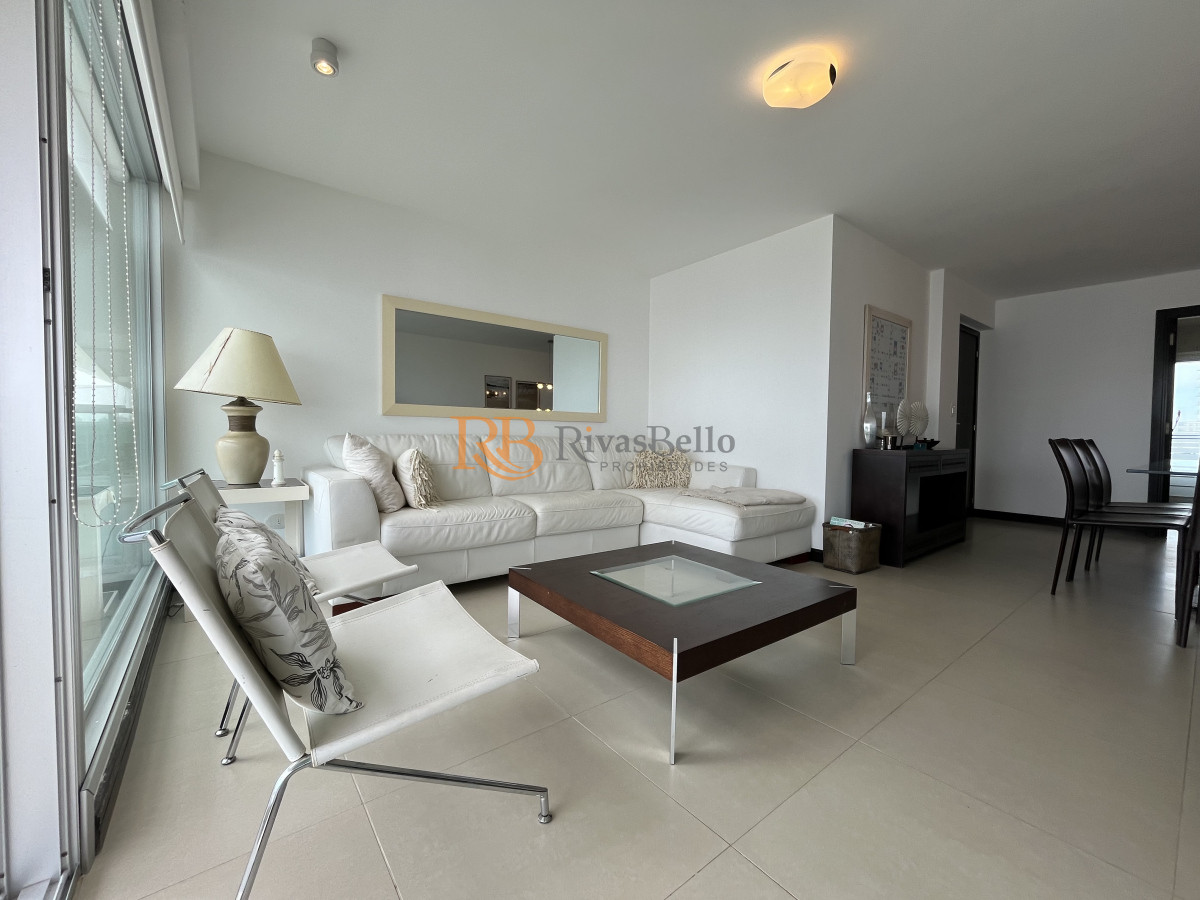 Apartamento ID.13 - Amplio apartamento en venta en torre con servicios 