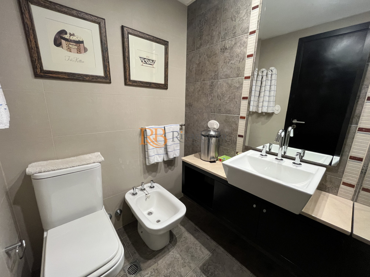 Apartamento ID.13 - Amplio apartamento en venta en torre con servicios 