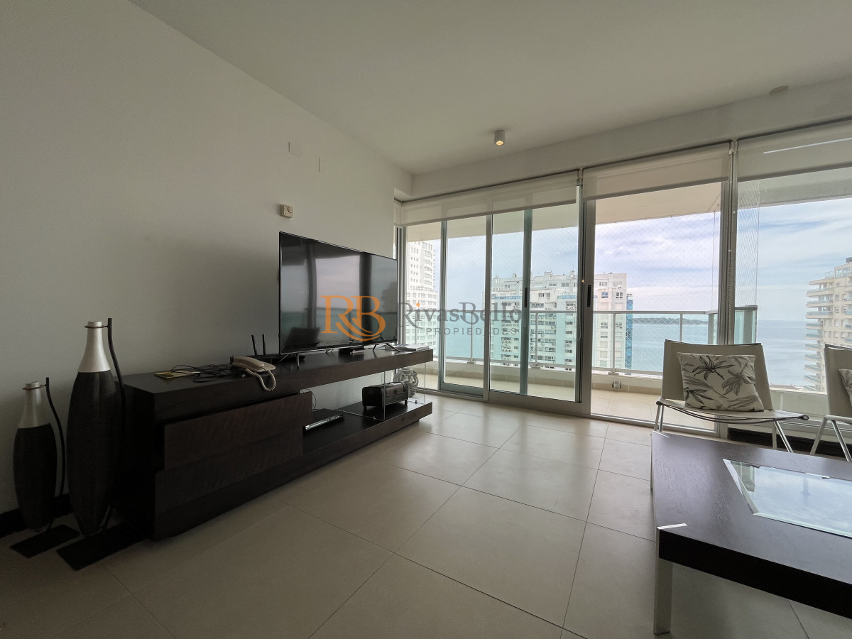 Apartamento ID.13 - Amplio apartamento en venta en torre con servicios 