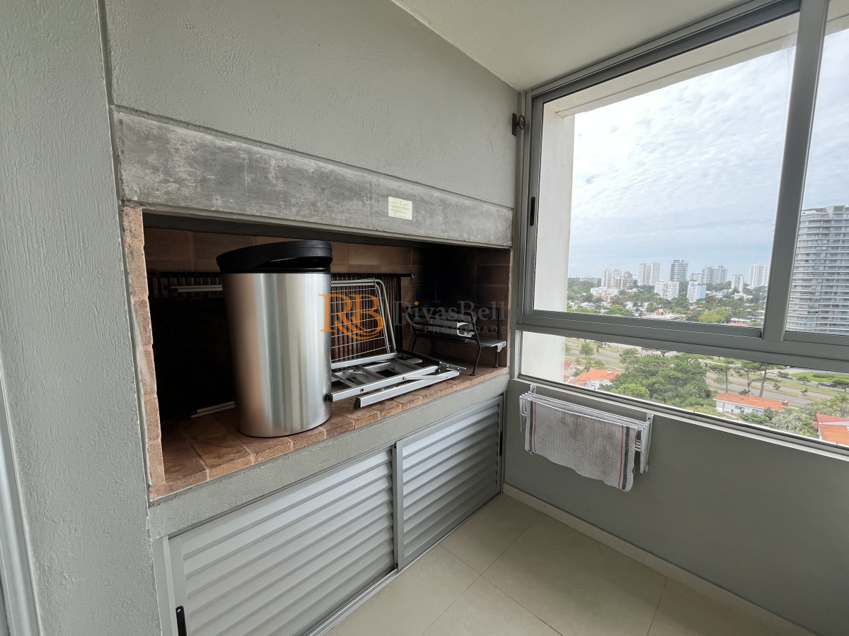 Apartamento ID.13 - Amplio apartamento en venta en torre con servicios 