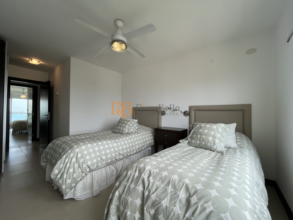 Apartamento ID.13 - Amplio apartamento en venta en torre con servicios 