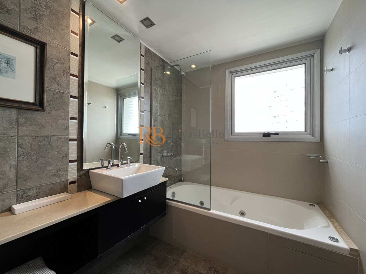 Apartamento ID.13 - Amplio apartamento en venta en torre con servicios 