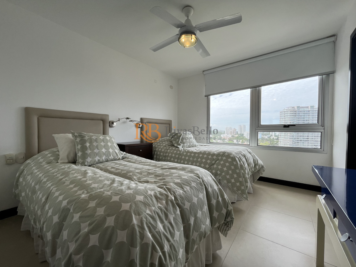 Apartamento ID.13 - Amplio apartamento en venta en torre con servicios 
