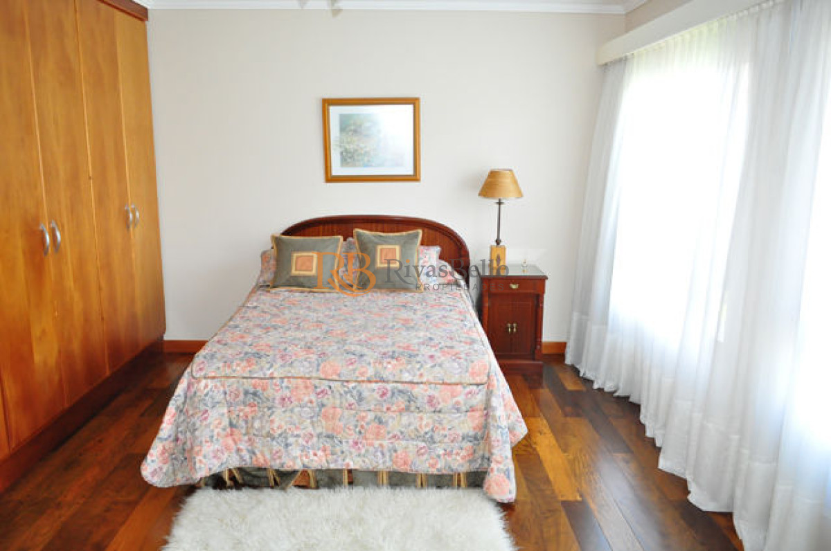 Casa ID.68 - Casa en Mansa, 5 dormitorios  ABIERTO A NEGOCIOS, TOMA TERRENO O APARTAMENTOS .PUEDE FINANCIAR 40% CON INTERES
